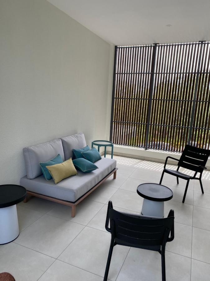 Eastern Blue Beachfront Luxury Apartment Poste Lafayette Dış mekan fotoğraf